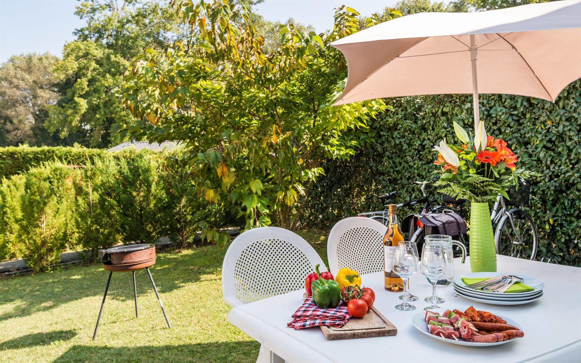 Hotel Lagrange Classic Le Clos Des Chenes Les Mathes Exterior foto